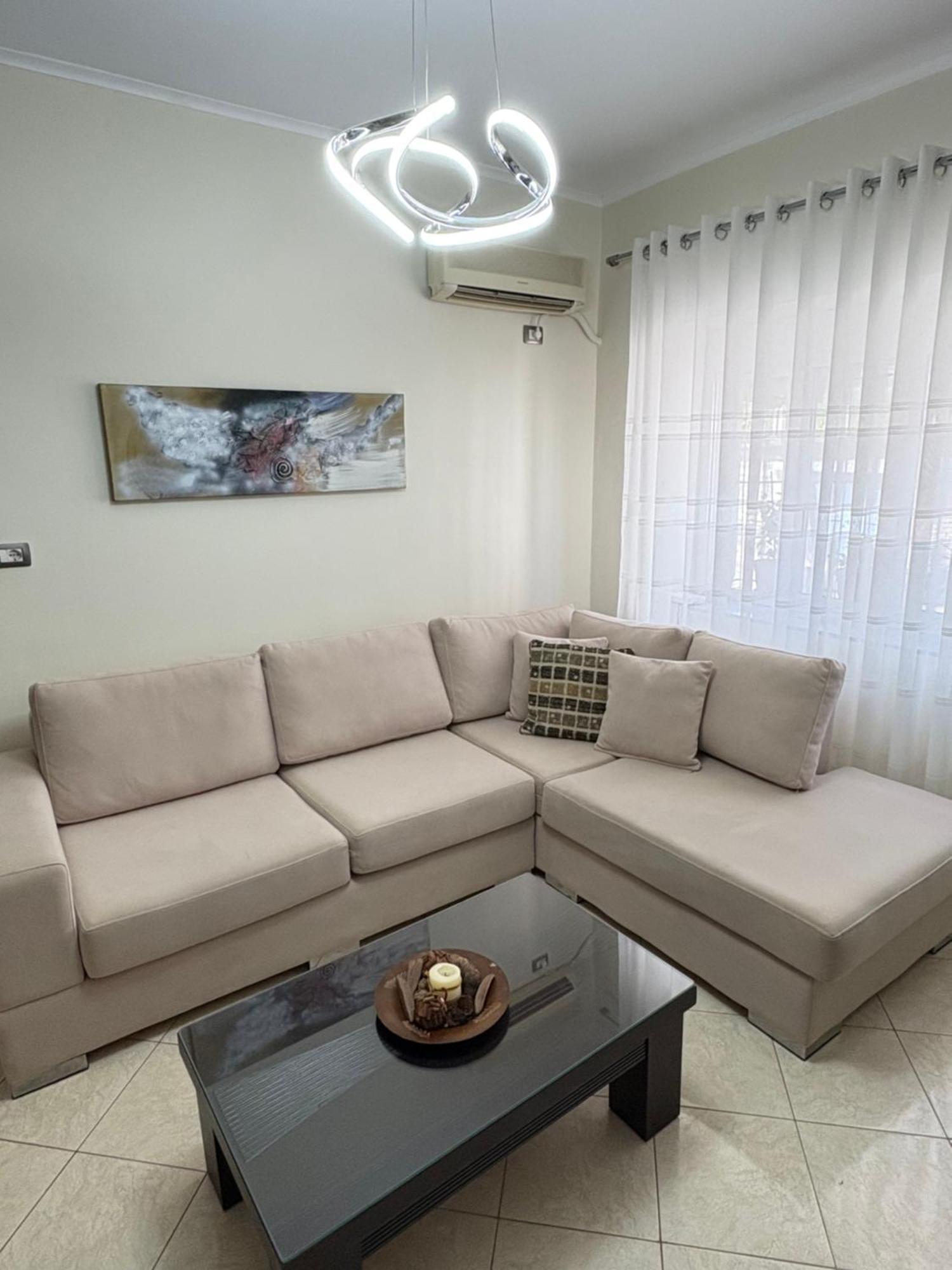 Sofia'S Modern Apartment จีโรคาสเตอร์ ภายนอก รูปภาพ